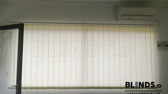 Contoh Gambar Vertical Blinds Cream Pondok Gede