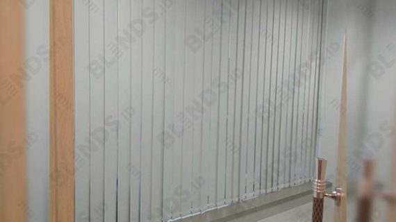 Jual Vertical Blinds Blackout Di Gedung Aldeoz Warung Jati
