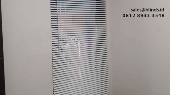 Gambar Venetian Blinds Deluxe Slatting DeLatinos Boenos Park BSD