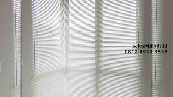 Tirai Venetian Blind Custom Pasang Klien Taman Anggrek, Grogol Petamburan, Jakarta Barat